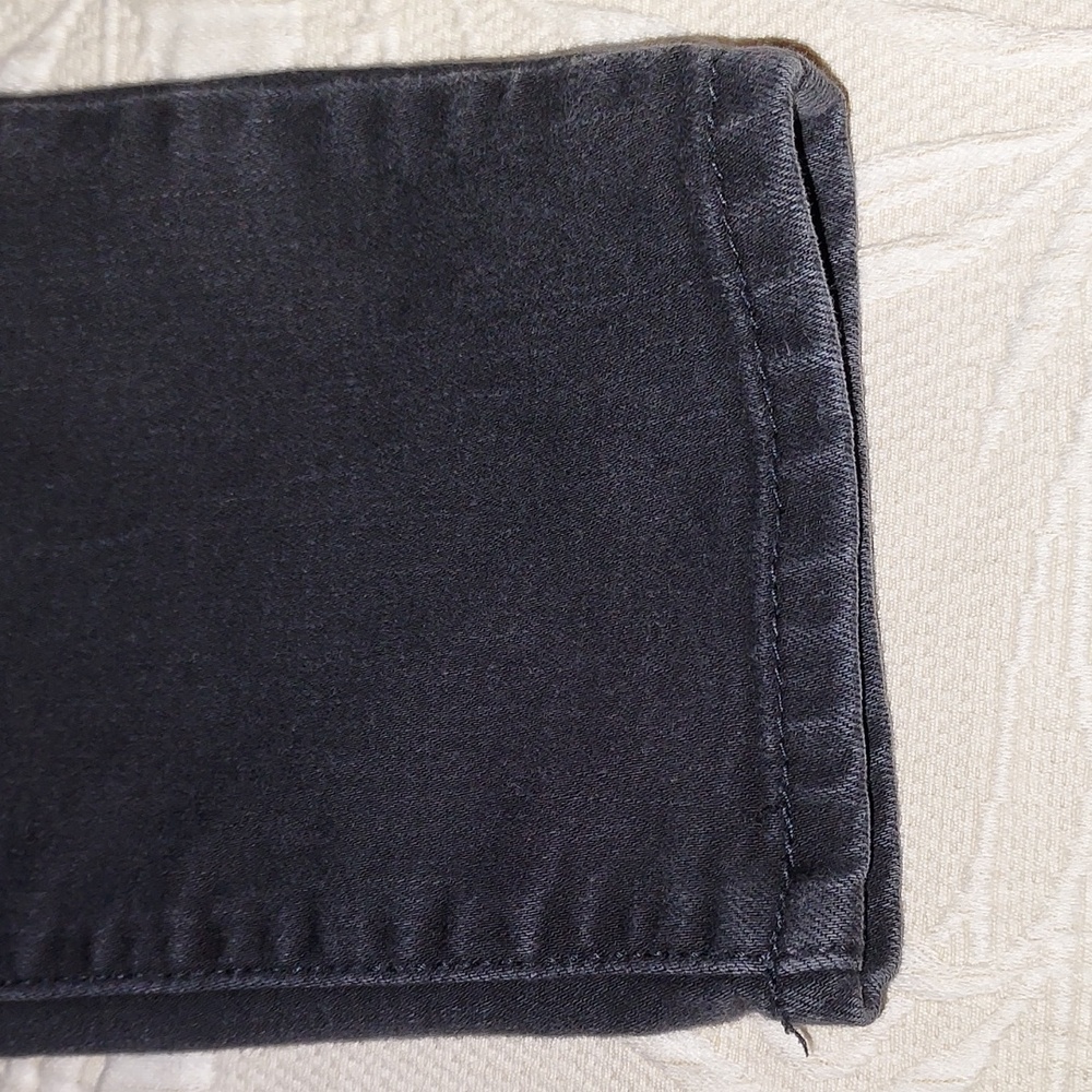 Jessica Simpson Skinng Jeans - Picture 5 of 10